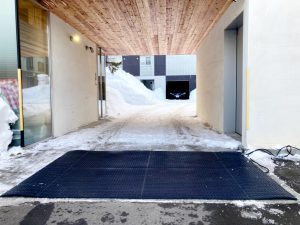2022年1月　札幌市北区　某社屋　車両用特注マット-1